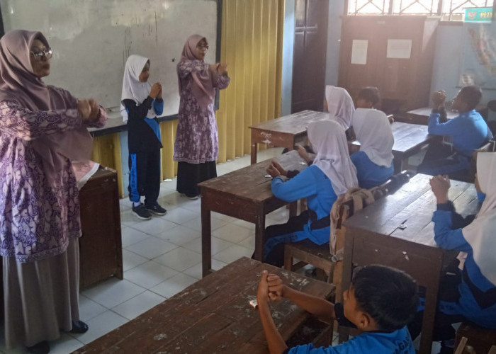 Cegah Kecacingan, Ribuan Siswa SDN di Batang Diberi Obat Gratis 