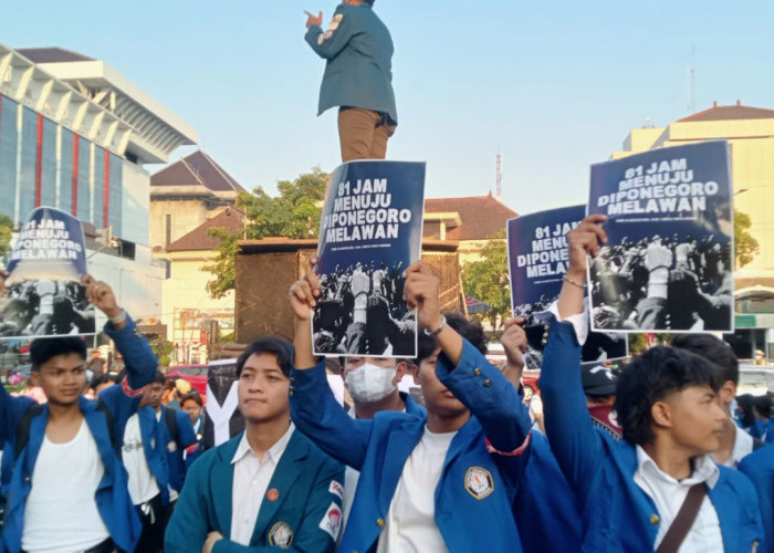 BEM Undip Gelar Aksi di Kantor Gubernur Jateng, Soroti MBG dan Ruang Sipil