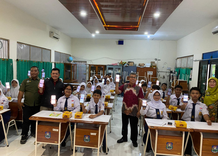 Bekali Kemampuan Jurnalistik, 30 Siswa SMP Negeri 10 Tegal Ikuti Pelatihan Mading Digital
