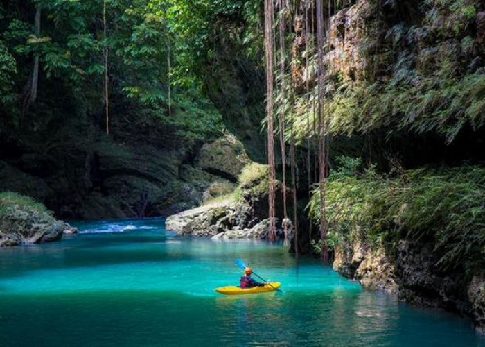 Green Canyon Pangandaran Lokasi Favorit Rafting Jawa Barat