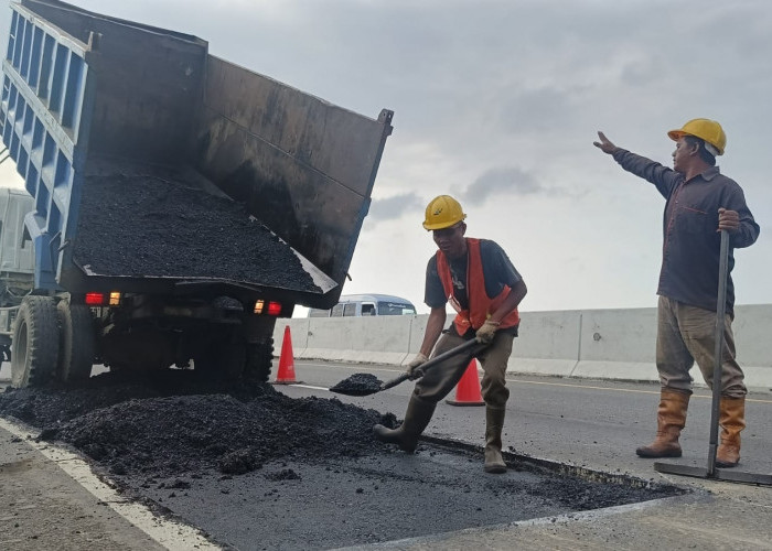 Mudik Lebaran 2025, PT PBTR Percepat Perbaikan Jalan Tol Pemalang-Batang