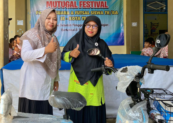 SD Muhammadiyah 1 Kota Tegal Beri Penghargaan Tiga TK