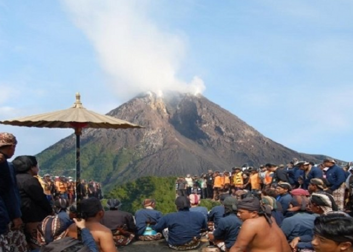 Gunung Merapi: Menguak Kerajaan Makhluk Halus dan Misteri yang Menggelapkan
