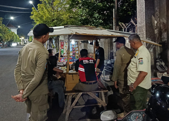 Tindak Lanjuti Aduan Dugaan Pesta Miras, Satpol PP Kota Tegal Tertibkan Angkringan di Sejumlah Titik 