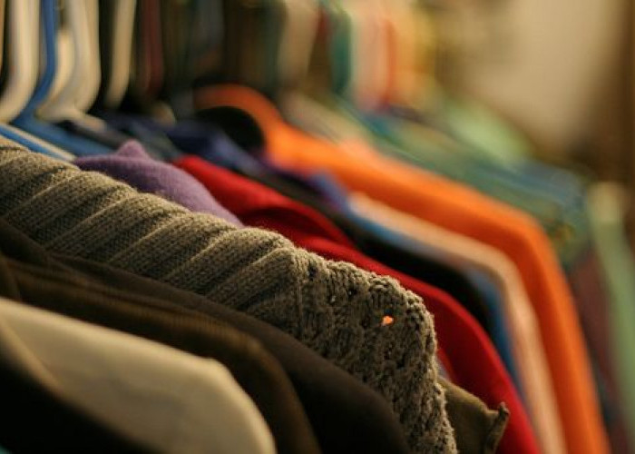 Jangan Asal Pakai Baju! Berikut 7 Pilihan Warna Baju yang Cocok untuk Kulit Sawo Matang