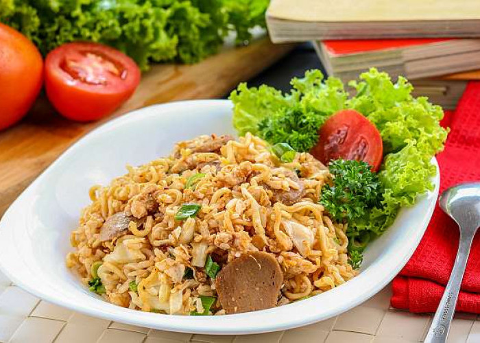 Jangan Ngaku Pecinta Nasi Goreng Kalo Belum Tahu Jenisnya: Inilah 7 Jenis Nasi Goreng Beserta Daerah Asalnya!