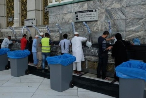 Catat, Jamaah Haji Dilarang Bawa Pulang Air Zam-zam dalam Bagasi