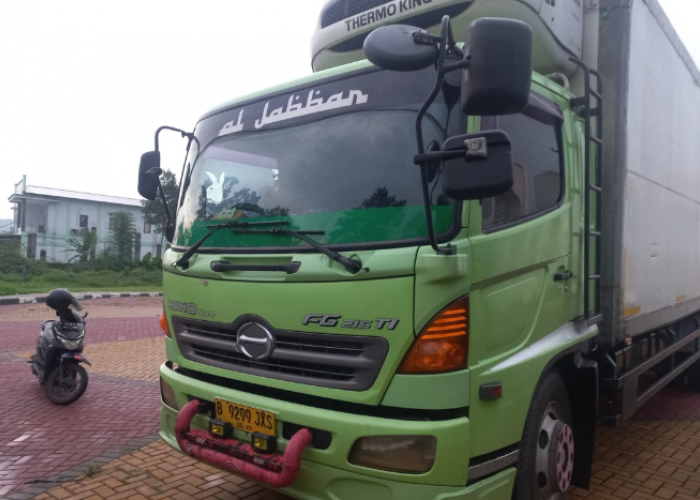 Tabrak Body Samping Truk, Pengendara Yamaha Vixion Alami Luka Sobek Kepala