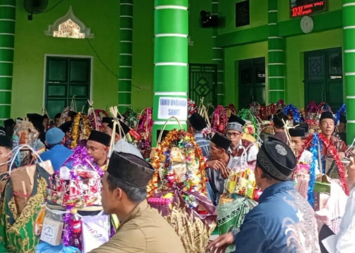 Tradisi Walimahan Maulid Nabi di Ketaon, Warga Girijoyo Sajikan Ingkung dan Jajanan Tradisional