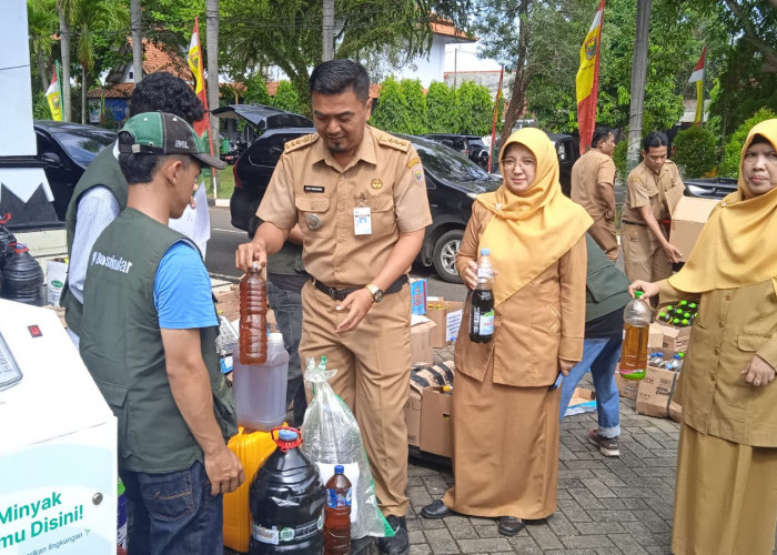 11 Ribu Liter Minyak Jelantah ASN Batang untuk Rekor MURI Cuan Rp90 Juta