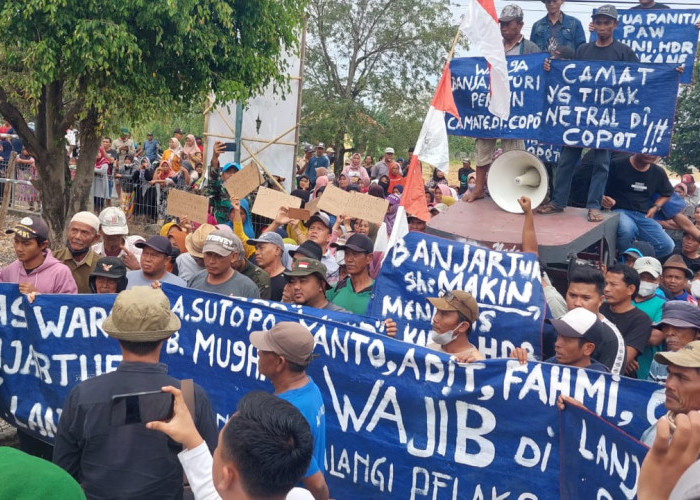 Pilkades PAW Banjarturi Kabupaten Tegal Mencekam, Ratusan Massa Demo di Balai Desa