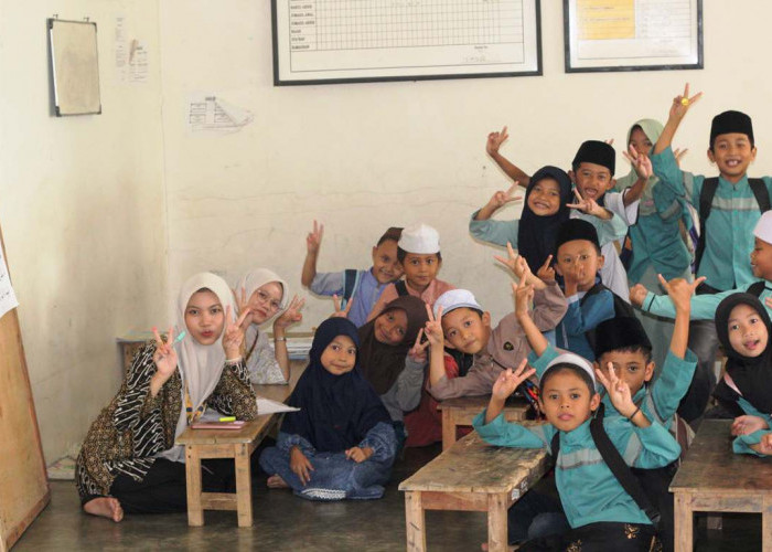 Bakti Sosial IMT Purwokerto di Tegal, Perkuat Kepedulian dan Kebersamaan Masyarakat Sokatengah