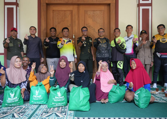  Trabas Motor Trail, Forkopimda Tegal Bagikan Sembako di Kedungbanteng 