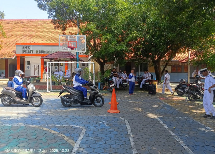 SMK Negeri 3 Tegal Gelar Safety Riding 
