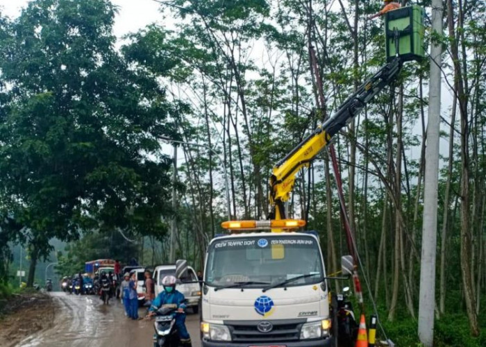 Dishub Kabupaten Tegal Kebut Perbaikan  Lampu PJU  Jalur  Guci 