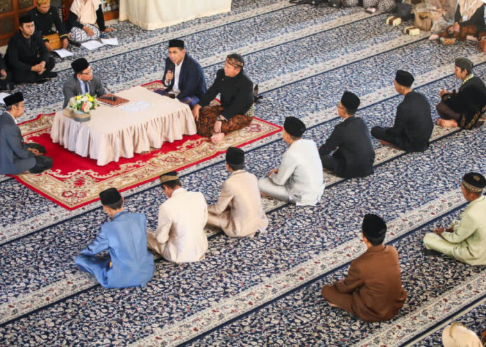Sampaikan Khutbah Nikah Massal di Jami Expo 2025, Ini Pesan Wagub Jateng Taj Yasin 