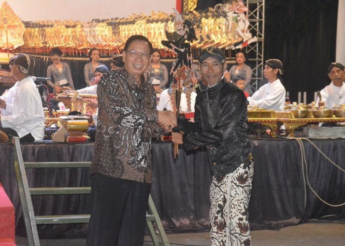 Hari Wayang Nasional, Ratusan Generasi Muda Kabupaten Batang Saksikan Lakon 