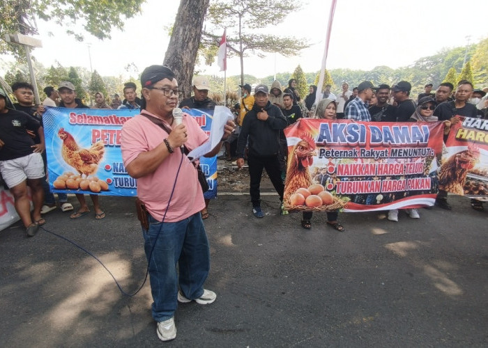 Aliansi Peternak Telur Grobogan Aksi Damai di Depan Pendopo Bupati, Ini Delapan Tuntutannya