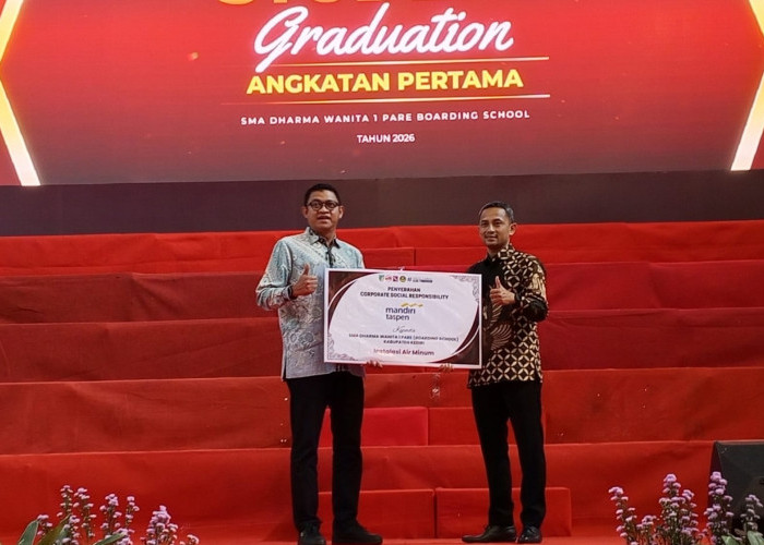 Dukung Kampanye Go Green di Lingkungan Sekolah, Bank Mandiri Taspen Serahkan Bantuan Mesin Air Siap Minum