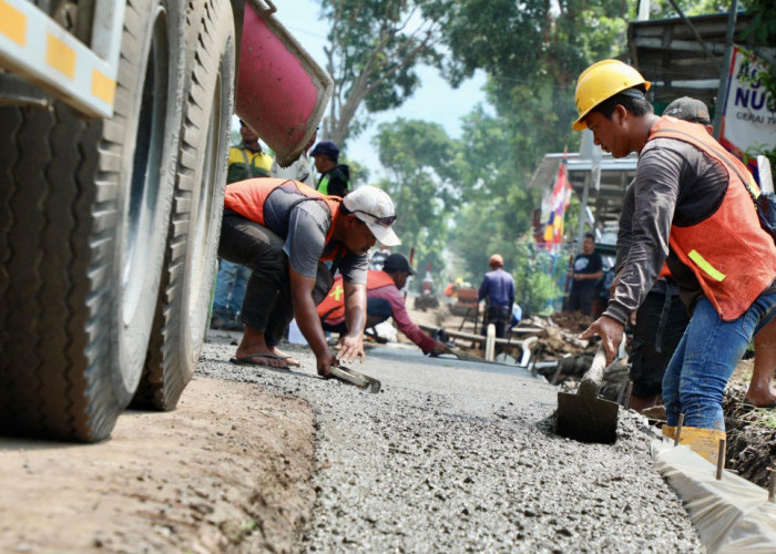 RERefleksi Infrastruktur Jateng 2025:  Dari Retak dan Bergelombang, Kini Jalan Mulus Terbentang