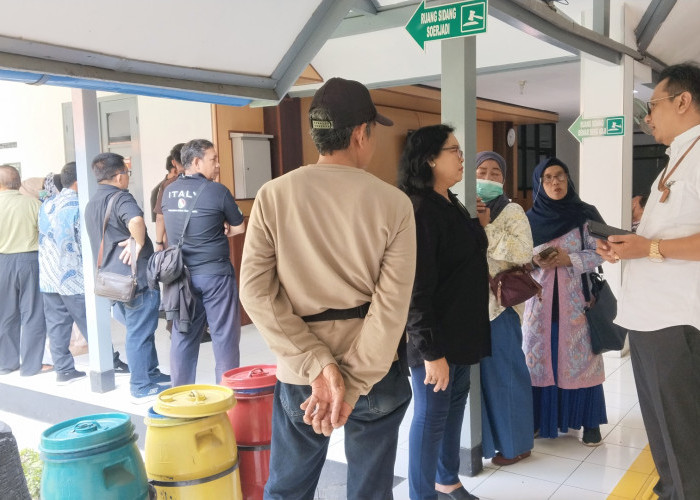 Korban Koperasi BLN Geruduk PN Surakarta, Pastikan Dakwaan JPU Memuat Pasal Pencucian Uang