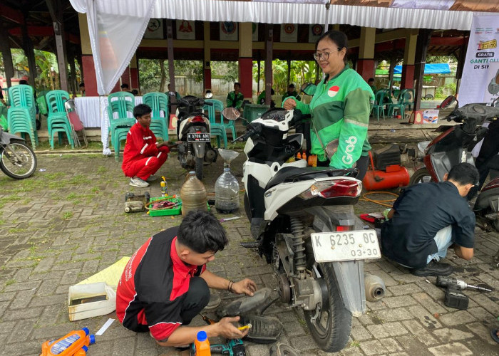 Ratusan Ojol di Jepara Dapat Servis dan Oli Gratis, Baznas Selipkan Pesan Penyemangat Mustahik