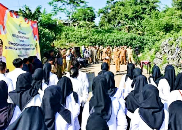 298 CPNS dari Kabupaten Pemalang Dilantik di Tengah Tumpukan Sampah 