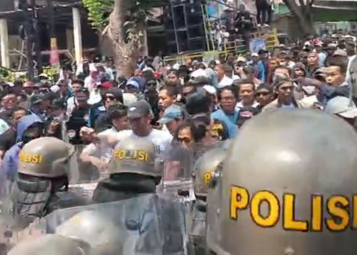 Massa Pendukung Sudewo Ricuh, Minta Monitor untuk Nobar Sidang Putusan
