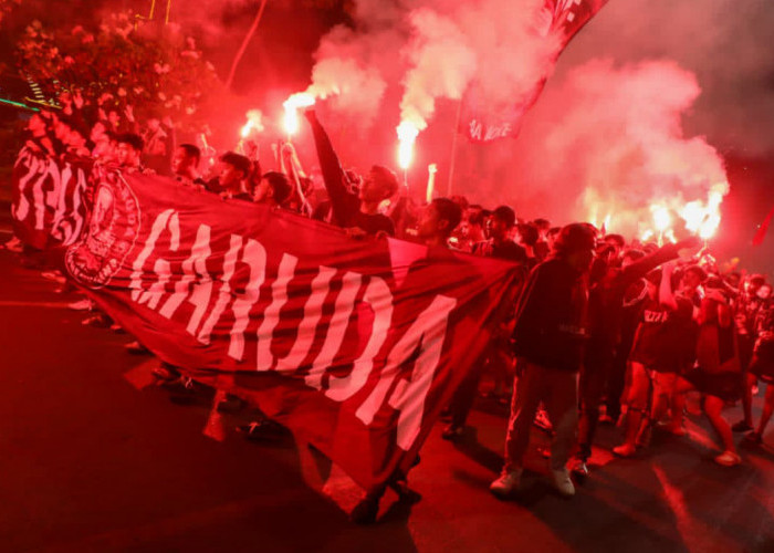 Indonesia Juara FIFA ASEAN Cup, Ribuan Warga Pecah dalam Euforia di Kantor Gubernur Jateng
