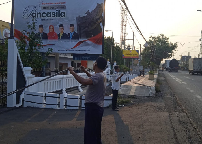 Terungkap! Tiang Kabel Fiber Optik di Pantura Batang Tak Berizin,  BBPJN Siapkan Teguran