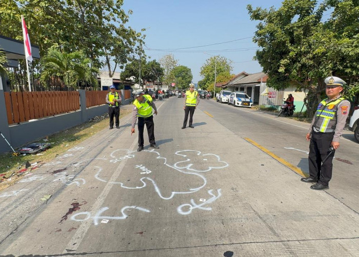 3 Pelajar Tewas dalam Kecelakaan Adu Banteng Motor di Jalan Mataram Kendal