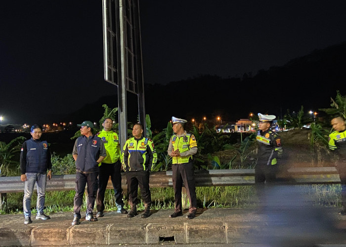 Polres Semarang Rekayasa Lalin di Simpang Bawen