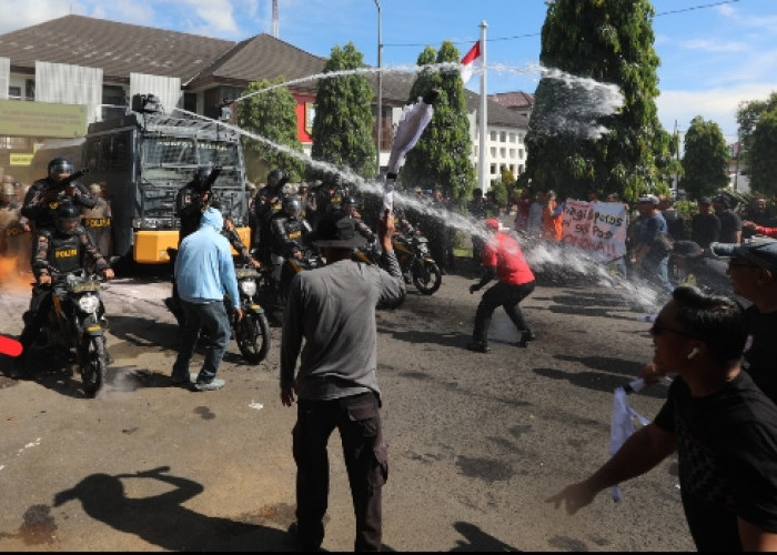 518 Personel Amankan Unjuk Rasa di Depan Kantor Bupati, Polres Semarang Simulasi Sispamkota 
