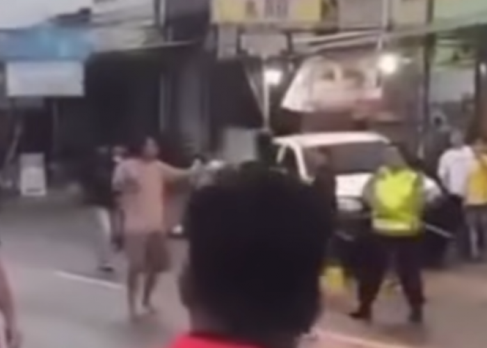 Ngamuk Sambil Ayunkan Sajam, ODGJ Buat Macet Jalan Raya Bawen-Ambarawa