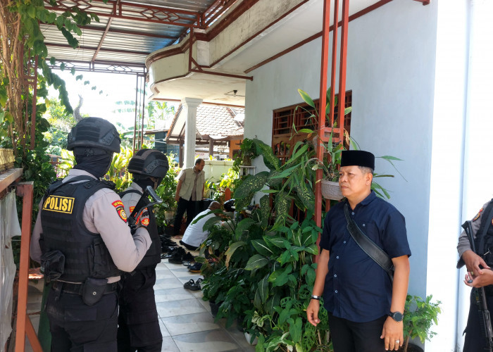 KPK Geledah Rumah Kepala DPUPR dan Dinkes Pemalang, Penyidikan Kasus Anom Widiyantoro Berlanjut