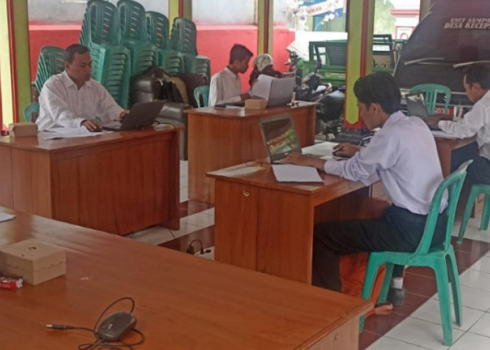 5 Calon Perangkat Ikuti Tes Komputer di Desa Kecepit Kabupaten Pemalang 