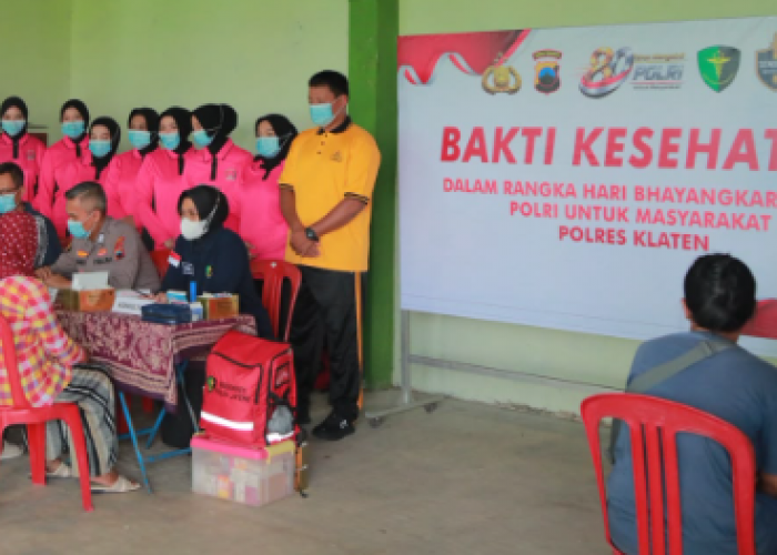 Polres Klaten Serahkan Satu Unit Kursi Roda dan Krek ke Warga Membutuhkan