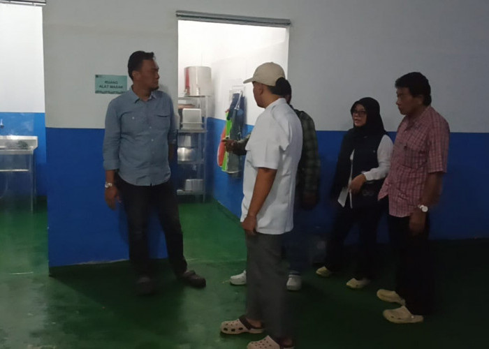 SPPG Pecalungan Dekat Kandang Ayam, Komisi IV DPRD Batang Temukan Banyak Lalat Saat Sidak