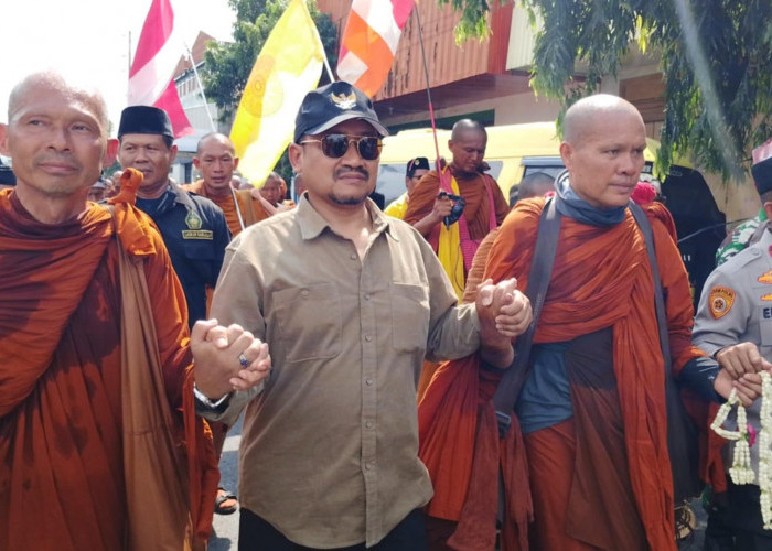 Bupati Pemalang Sambut Thudong Biksu Thailand 