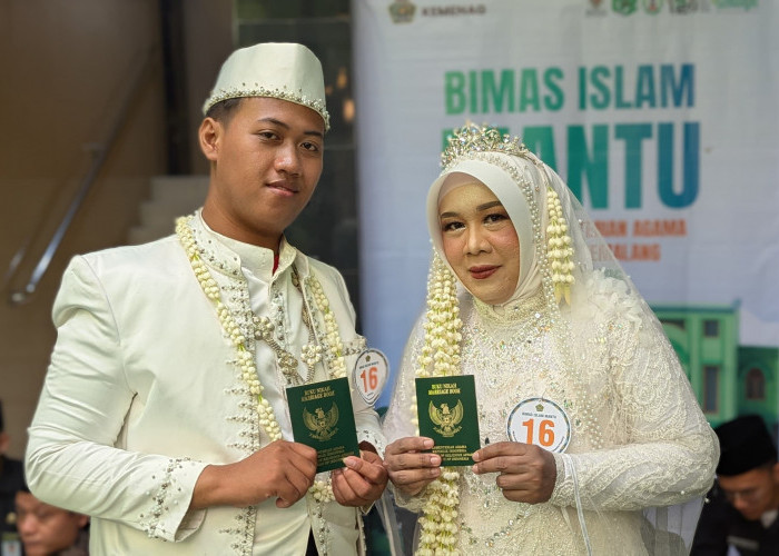 Kenal dari Media Sosial, Pemuda 22 Tahun Mantap Nikahi Janda 50 Tahun di Nikah Massal Pemalang