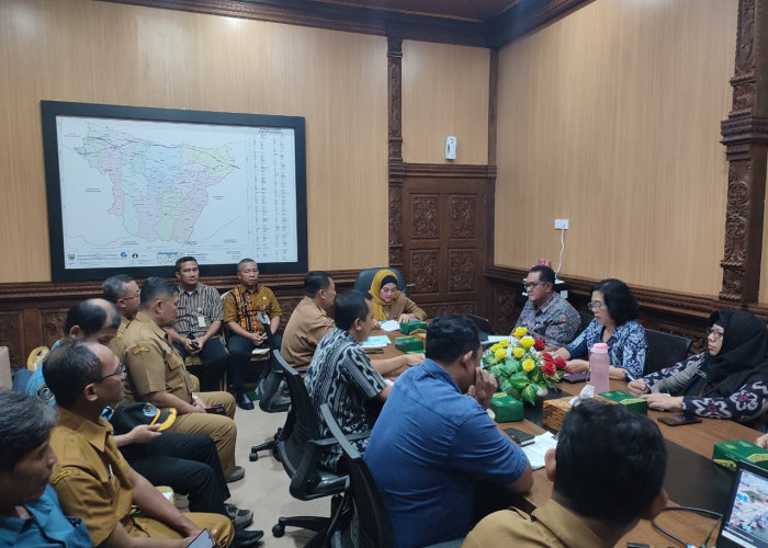 Sungai Sambong Dangkal, Pemkab Batang Bakal Bongkar Kapal Mangkrak hingga Keruk Muara