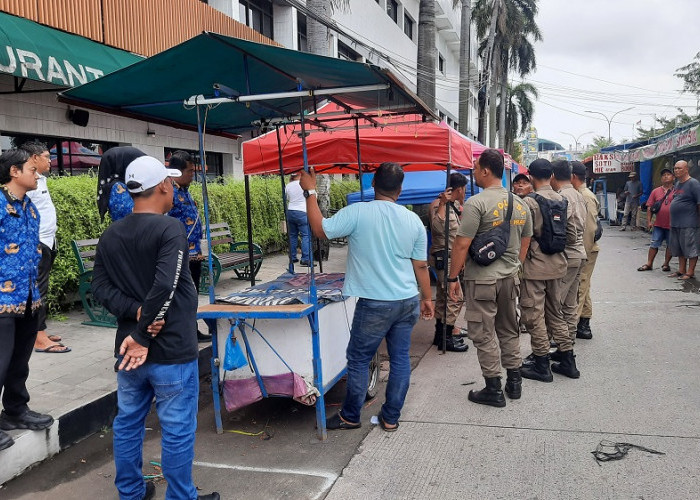 Dirikan Lapak Tanpa Izin di Pasar Raya Dugderan, Disdag Kota Semarang akan Cari Solusi Terbaik