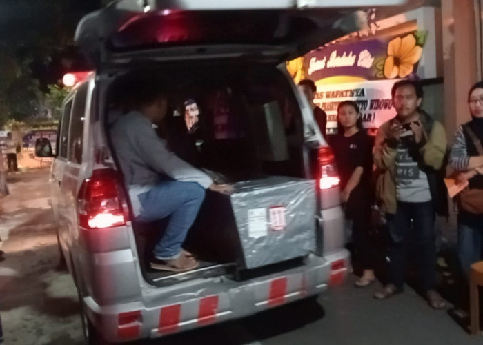 Korban Helikopter PK-CFX Tiba Rumah Duka di Klaten, Tengah Malam Langsung Dimakamkan