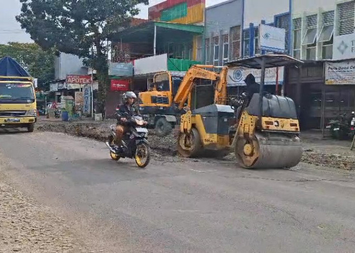 Jalan Semarang Barat Rusak Parah, DPU Bongkar Total Aspal dan Soroti Truk Overload