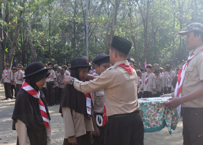 Siswa SDIT Usamah Kota Tegal mengikuti CampUs dan Pesta Siaga