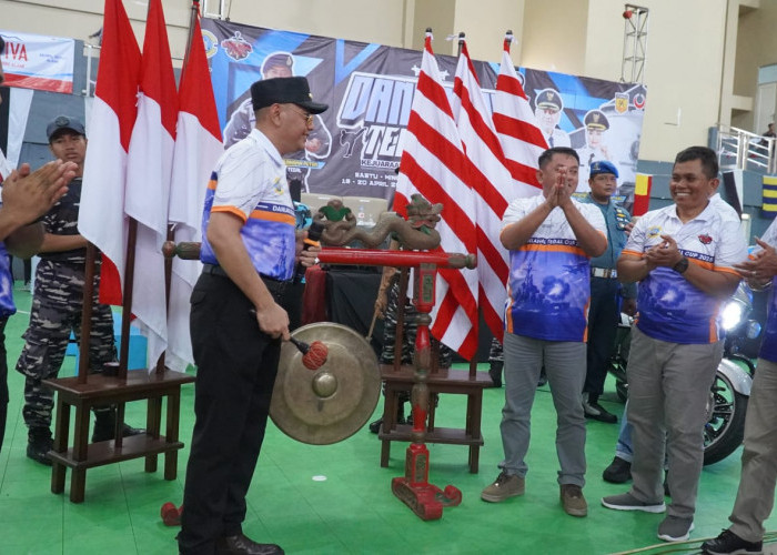 Wali Kota Dedy Yon Buka Kejuaraan Karate Terbuka Piala Danlanal Tegal