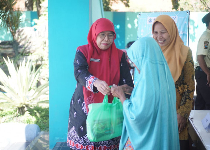 SMA Negeri 2 Tegal Bagikan 384 Paket Sembako melalui Program Smada Berbagi