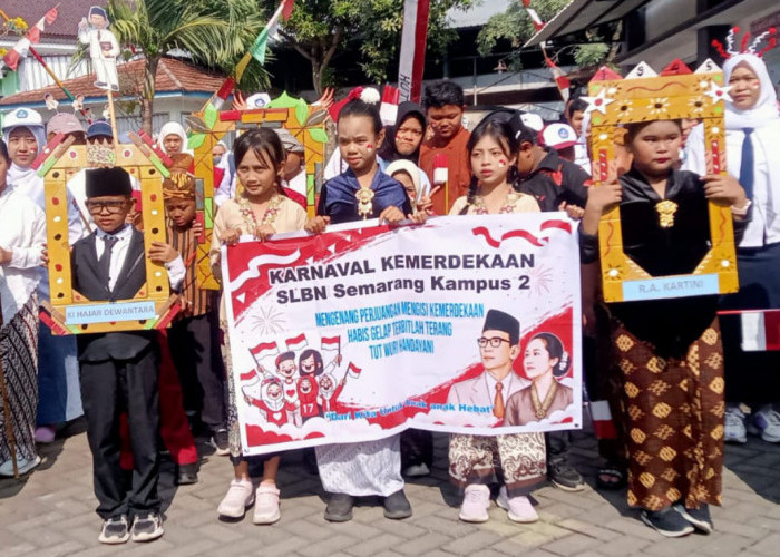 Karnaval Inklusi SLB Negeri Semarang, Siswa Tampilkan Sosok Idola dan Profesi Impian