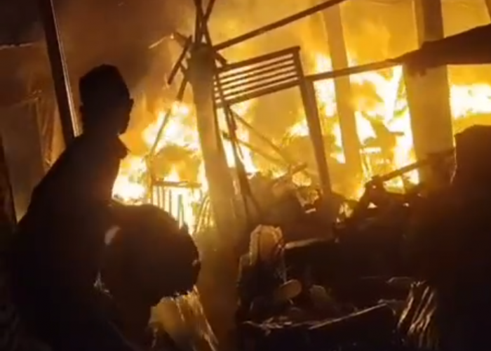 Rosok dan Kandang Ayam di Kawasan Sembir Sarirejo Salatiga Terbakar, 40 Ayam Terpanggang 