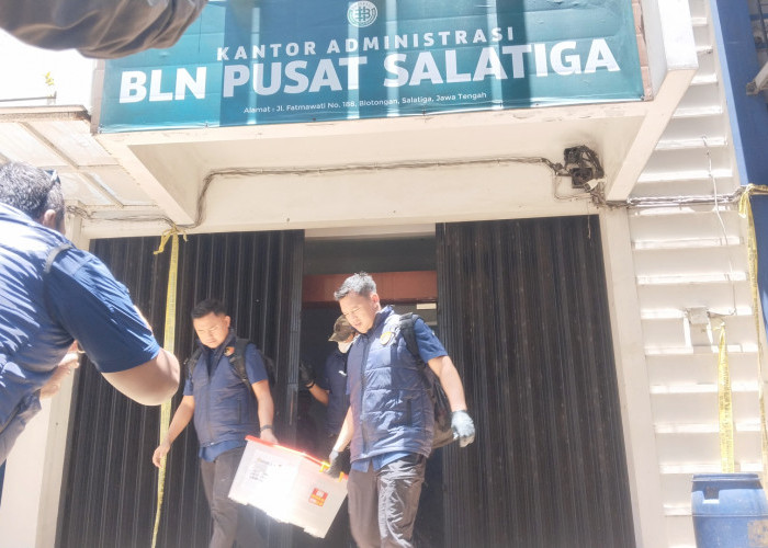 Tim Polda Jateng Gotong Satu Boks Berkas, Kantor BLN Salatiga Ditempel Stiker Dalam Pengawasan Subdit II Eksus